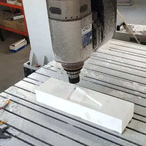 Procesamiento de espuma con husillo CNC