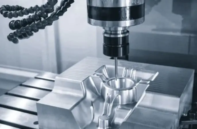 CNC-spindelo laboras sur la metalo