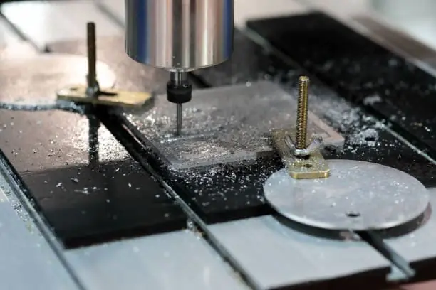 La broche CNC traite l'acier