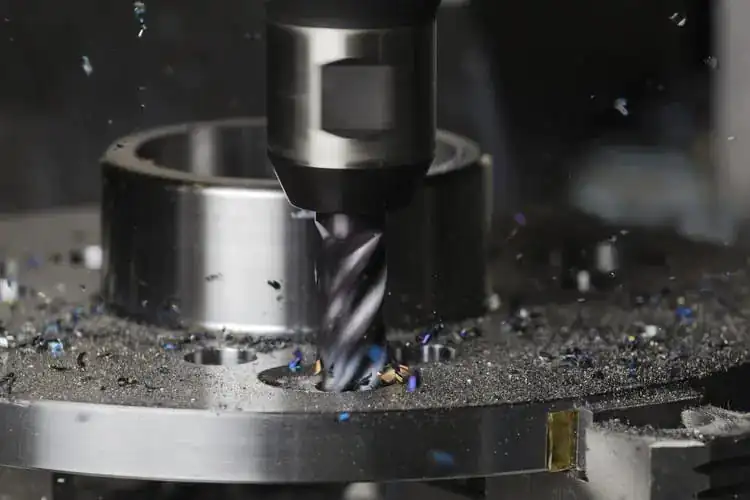 CNC-Metallbearbeitung mit einer CNC-Frässpindel